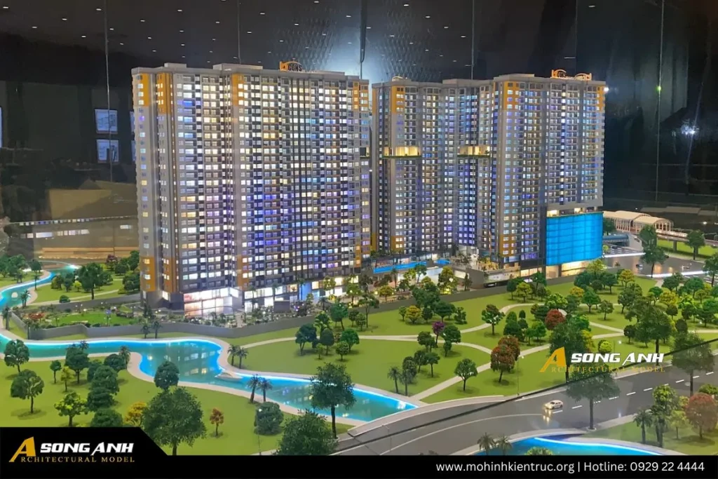 Hình ảnh chụp toàn cảnh sa bàn dự án Bcons The New Point, thể hiện quy hoạch đồng bộ và quy mô khối đế kiến trúc cao tầng.